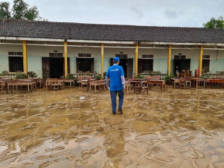 Over 1.5 million children at risk due to floods in central Viet Nam, says UNICEF